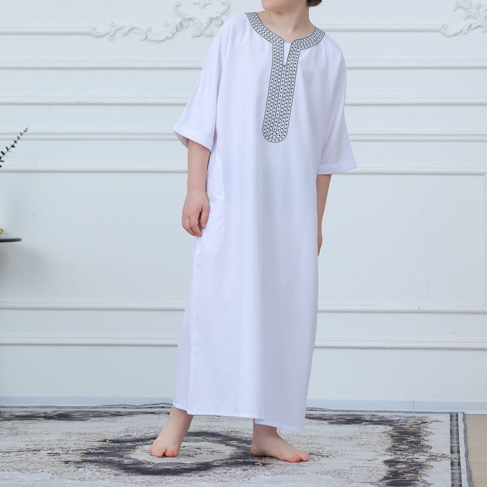 Black Geometric Trim Islamic Thobe(MKB018)