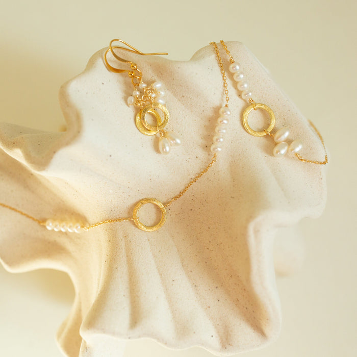 Pearl Solara Necklace